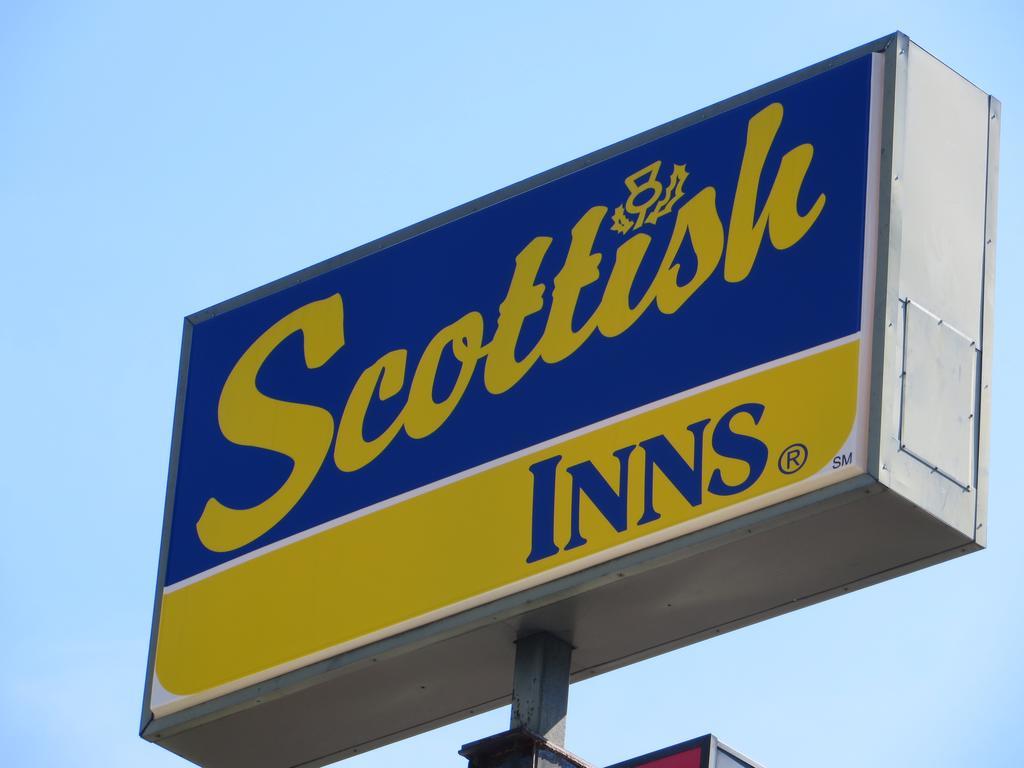 Scottish Inns Ричмонд-Хилл Экстерьер фото
