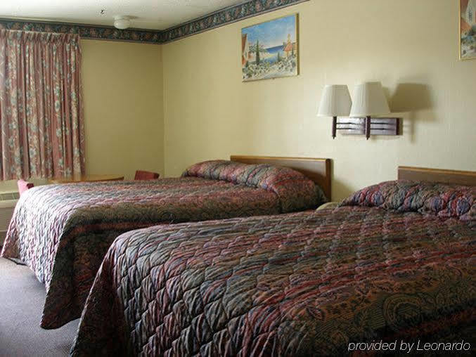 Scottish Inns Ричмонд-Хилл Экстерьер фото