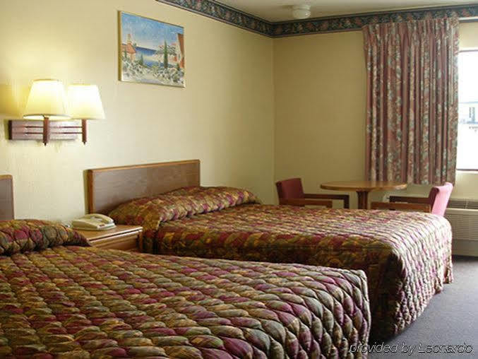 Scottish Inns Ричмонд-Хилл Экстерьер фото